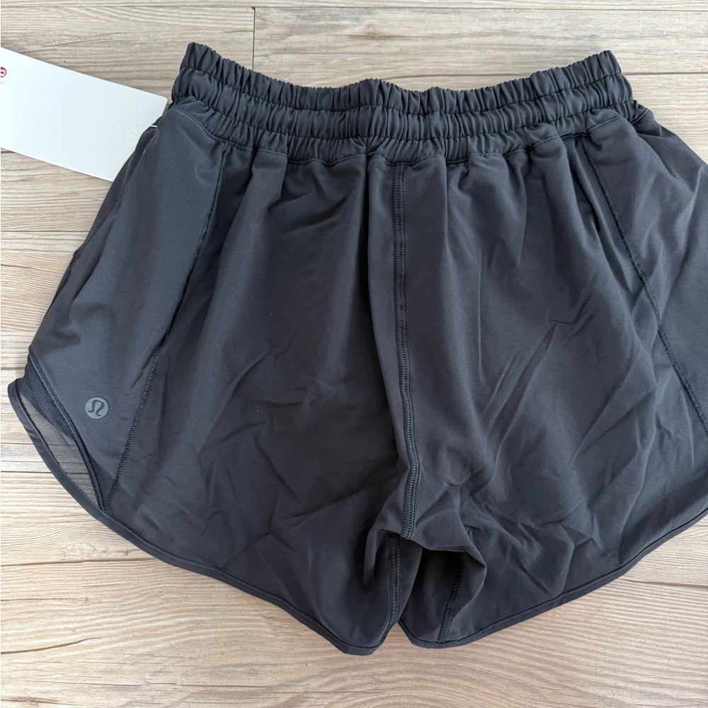 NWT Lululemon Hotty Hot Low Rise Short 4” Lined Size 6 Black LW7ARLT NEW Running - Picture 11 of 14
